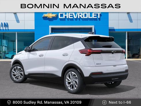 New 2027 Chevrolet Bolt LT w/ Comfort Package FWD image 4