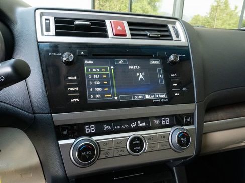 Used 2015 Subaru Outback 3.6R Limited w/ Popular Package #4 AWD/4WD image 11