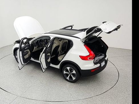 New 2026 Volvo XC40 B5 Plus w/ Protection Package Premier AWD/4WD image 40