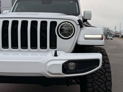 Used 2021 Jeep Gladiator Overland AWD/4WD image 7