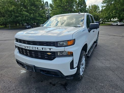 Used 2021 Chevrolet Silverado 1500 Custom AWD/4WD image 2