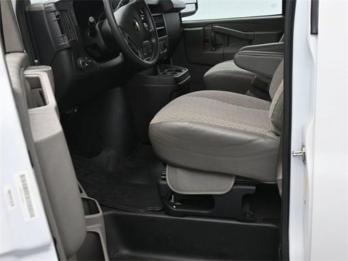 Used 2024 Chevrolet Express 3500 LT w/ LT Preferred Equipment Group image 16