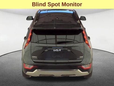 Used 2024 Kia Niro EX Touring FWD image 7