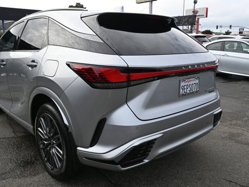 Used 2023 Lexus RX 500h F Sport w/ Accessory Package (Z1) image 9