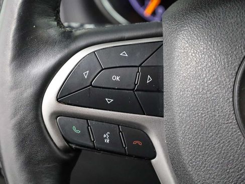 Used 2018 Jeep Grand Cherokee Altitude AWD/4WD image 24
