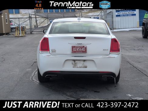 Used 2016 Chrysler 300 Limited image 6