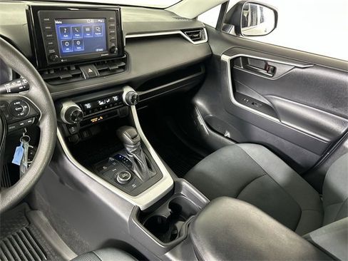 Used 2021 Toyota RAV4 LE image 36