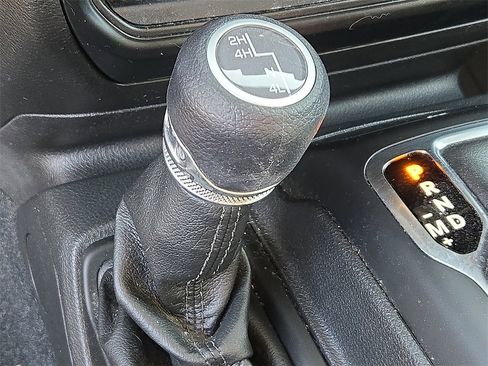 Used 2022 Jeep Gladiator Sport image 21