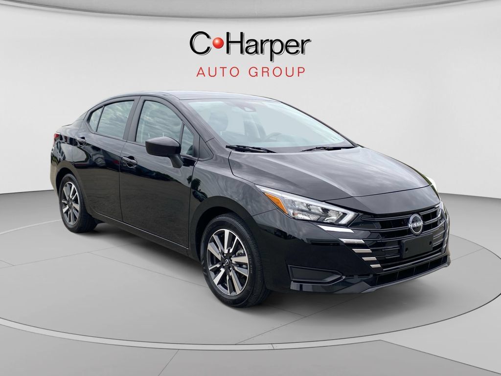 Used 2025 Nissan Versa SV FWD image 1