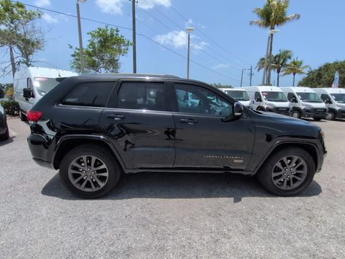 Used 2017 Jeep Grand Cherokee Limited 75th Anniversary AWD/4WD image 4