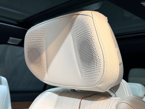 New 2026 Cadillac Vistiq Sport image 27