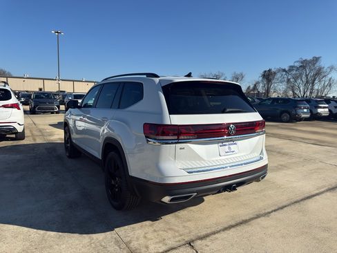 New 2026 Volkswagen Atlas SE FWD image 7