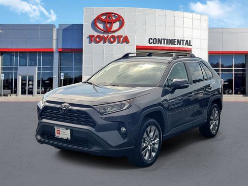 Certified 2021 Toyota RAV4 XLE Premium AWD/4WD image 3