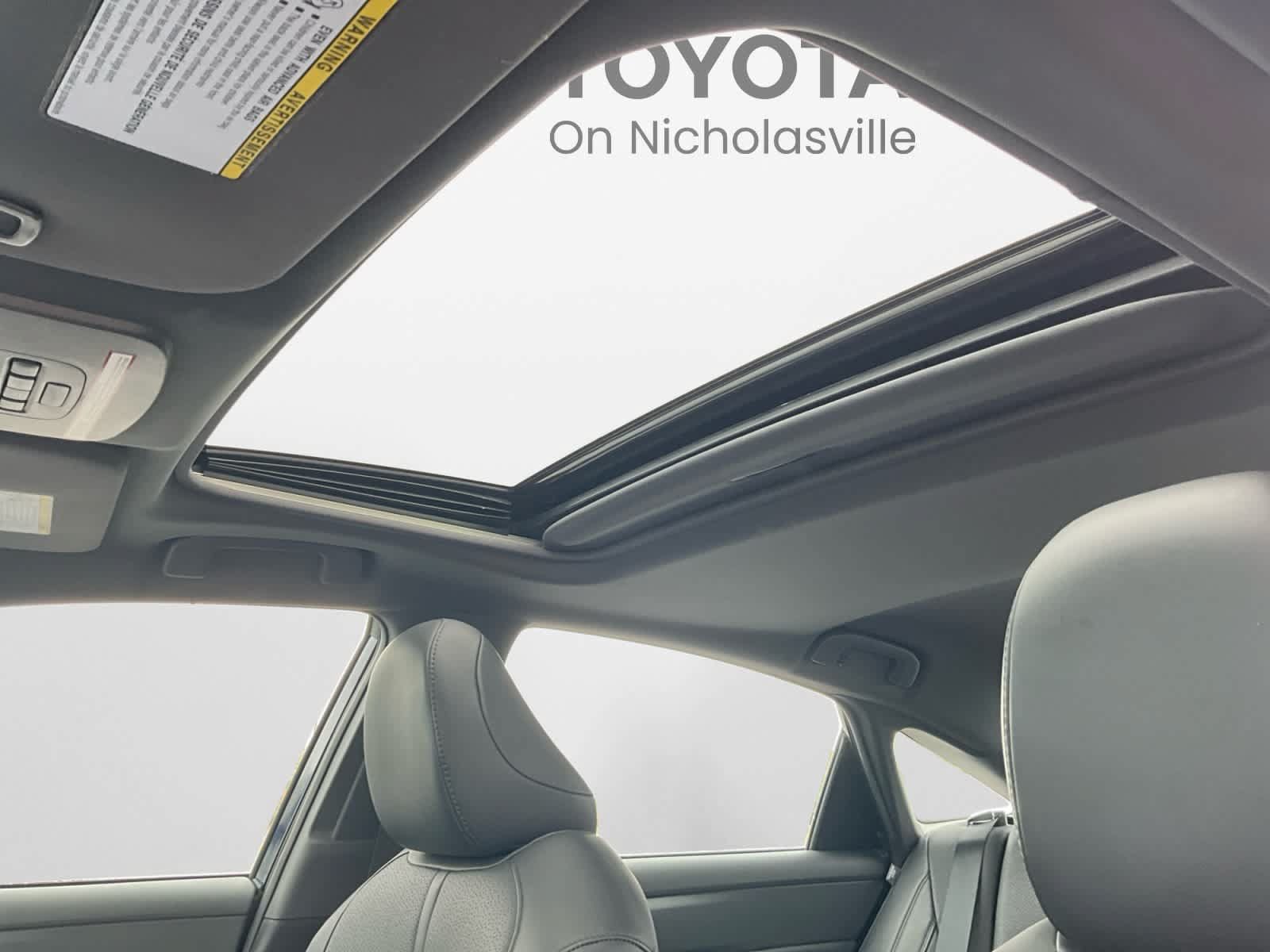 Used 2021 Toyota Avalon Limited w/ Advanced Safety Package FWD image 22
