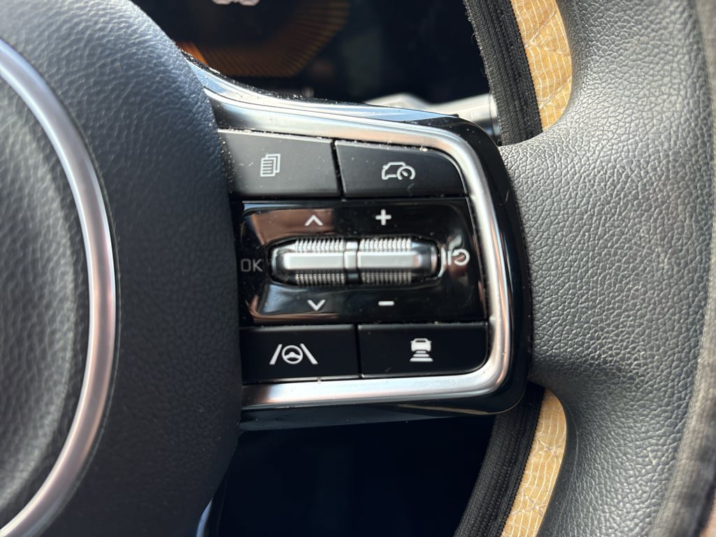 Used 2024 Kia Sorento LX FWD image 29