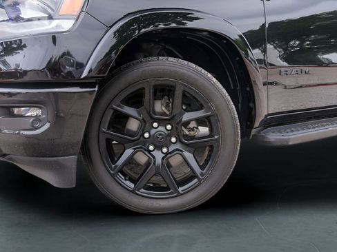 Used 2022 RAM 1500 Laramie AWD/4WD image 4