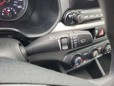 Used 2021 Kia Forte LXS FWD image 29