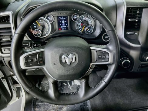 Used 2022 RAM 1500 Big Horn AWD/4WD image 11