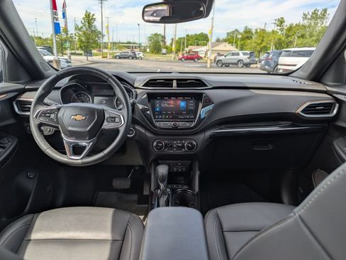 Used 2023 Chevrolet TrailBlazer ACTIV w/ Sun and Liftgate Package AWD/4WD image 11