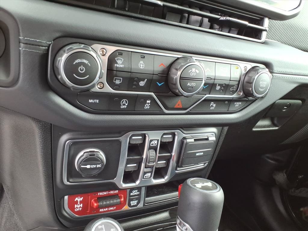 Used 2025 Jeep Wrangler Unlimited Rubicon AWD/4WD image 18