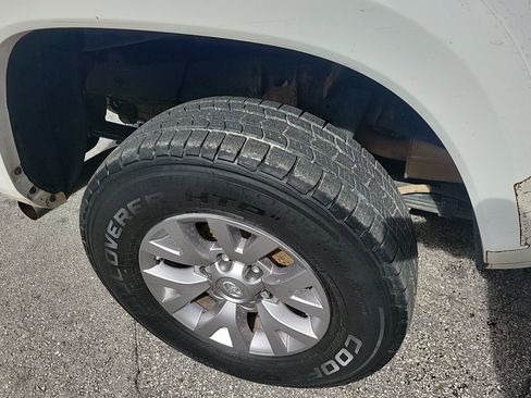 Used 2017 Toyota Tacoma SR5 image 11