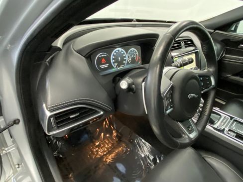 Used 2018 Jaguar XE S image 36