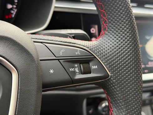 Certified 2025 Audi Q3 2.0T Premium Plus w/ Premium Plus Package image 27