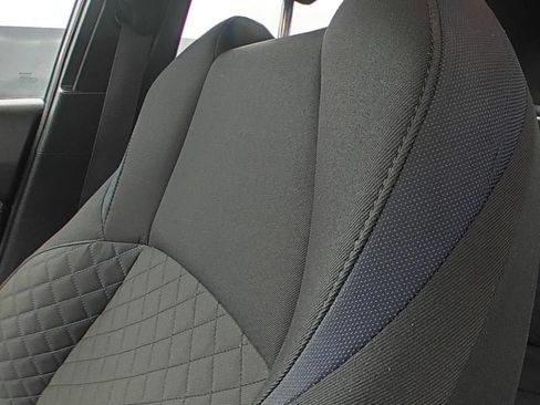 Used 2021 Toyota C-HR XLE FWD image 9