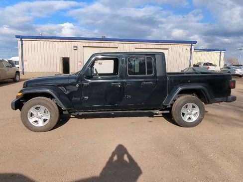Used 2023 Jeep Gladiator Sport AWD/4WD image 12