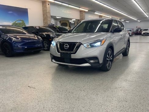 Used 2020 Nissan Kicks SR image 37