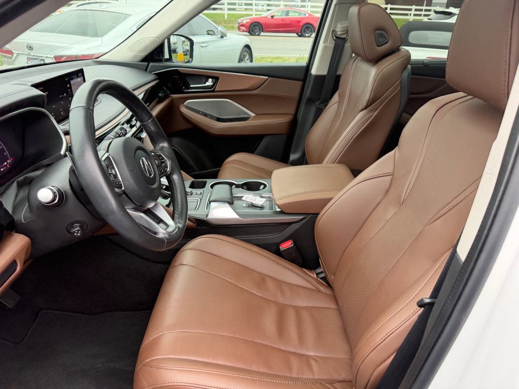 Used 2024 Acura MDX w/ Technology Package FWD image 9
