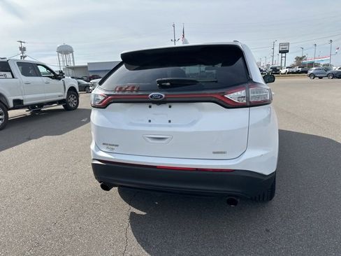 Used 2018 Ford Edge SE image 18
