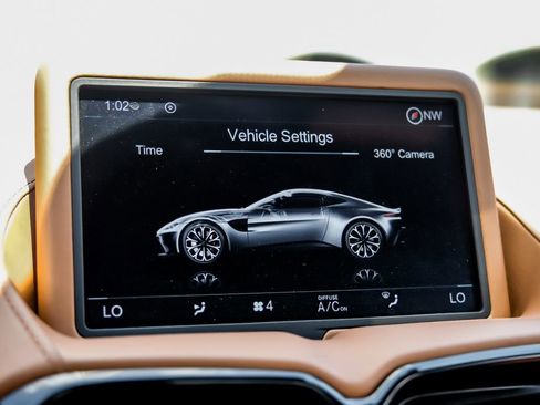 Used 2020 Aston Martin V8 Vantage Coupe RWD image 28
