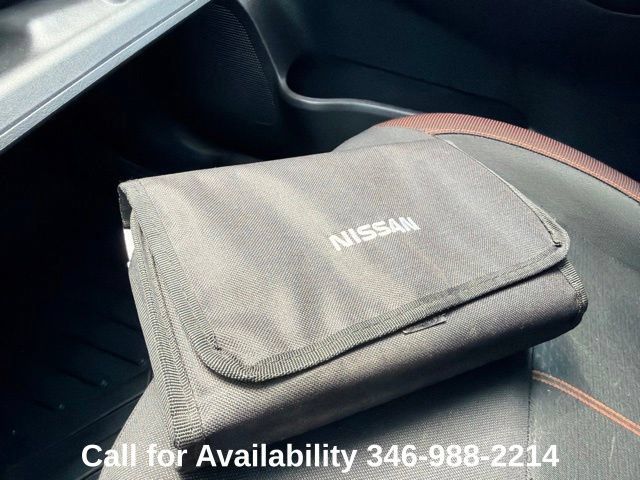 Used 2020 Nissan Versa SR FWD image 18