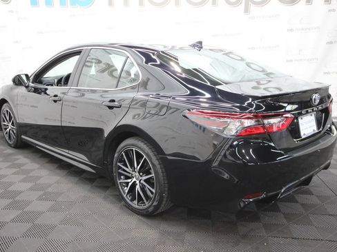 Used 2024 Toyota Camry SE w/ Convenience Package FWD image 3