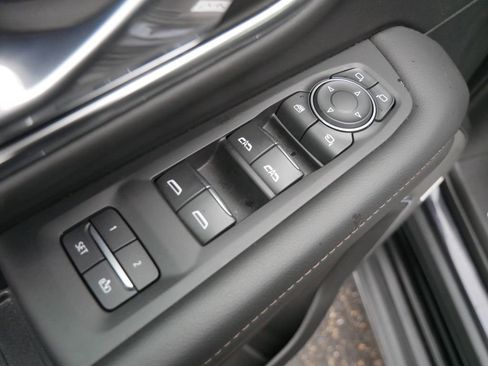 Used 2023 Chevrolet Tahoe High Country AWD/4WD image 15