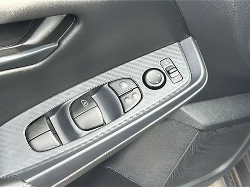 Certified 2025 Nissan Sentra S image 9