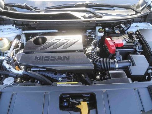 Used 2025 Nissan Rogue SV w/ SV Premium Package image 29