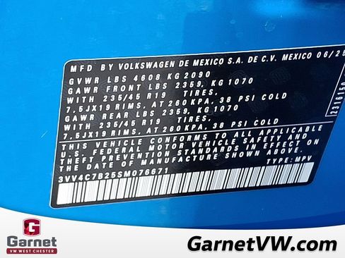 New 2025 Volkswagen Taos SEL image 9