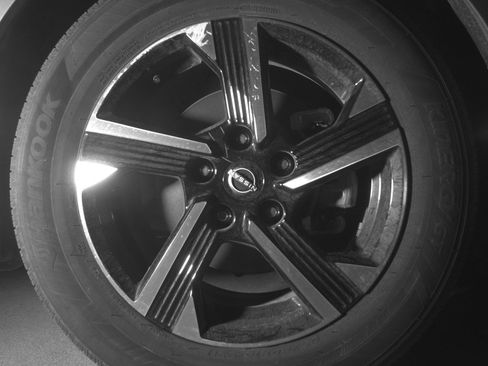 Used 2025 Nissan Sentra SV FWD image 13