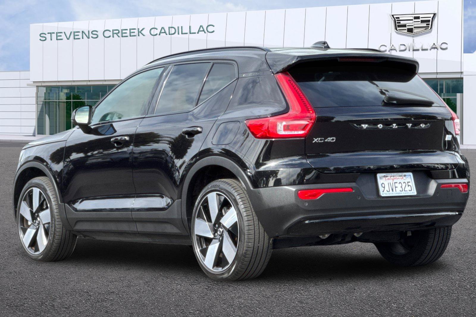 Used 2023 Volvo XC40 Recharge Ultimate AWD/4WD image 5