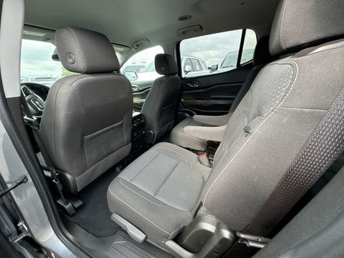 Used 2022 GMC Acadia SLE w/ Driver Convenience Package FWD image 21