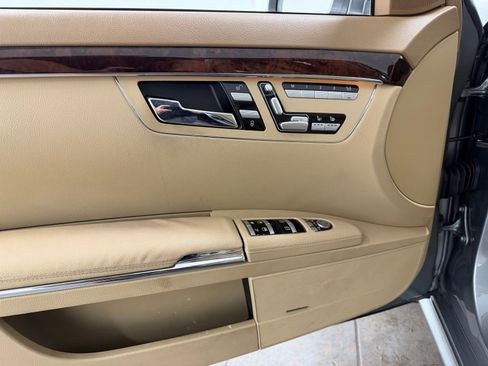 Used 2011 Mercedes-Benz S 550 4MATIC image 27