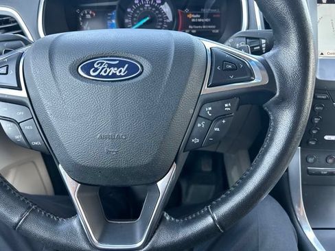 Used 2018 Ford Edge Titanium w/ Equipment Group 301A FWD image 17