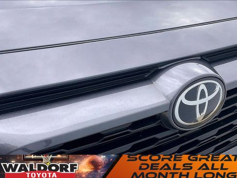Used 2022 Toyota RAV4 XLE image 34