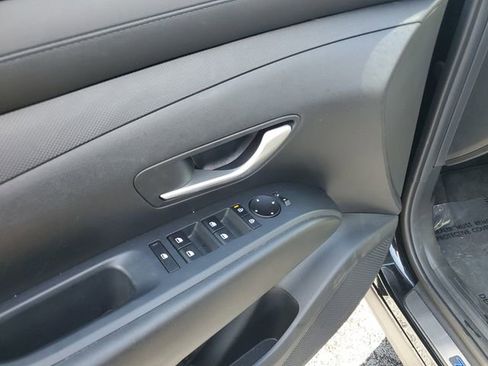 Used 2025 Hyundai Tucson SE FWD image 10