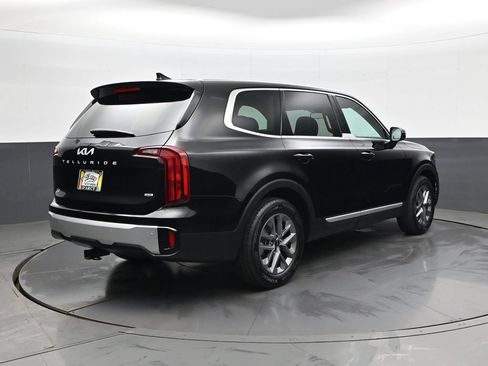 Used 2024 Kia Telluride LX AWD/4WD image 6