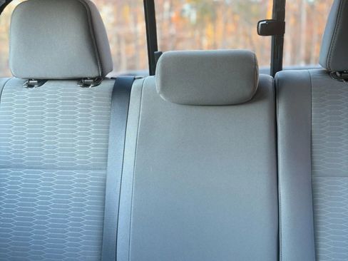 Used 2018 Toyota Tacoma SR image 21