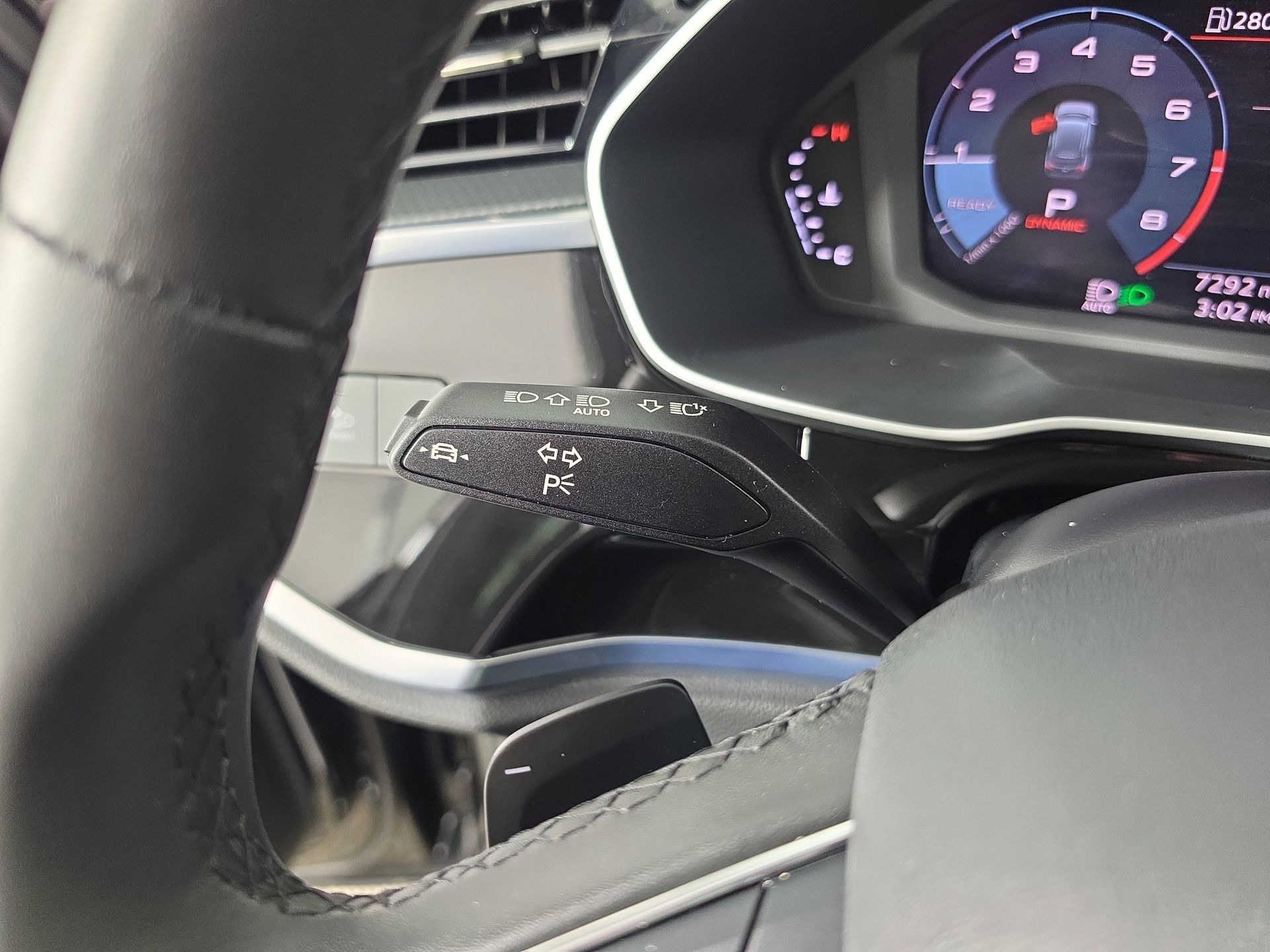 Certified 2025 Audi Q3 2.0T Premium Plus w/ Premium Plus Package AWD/4WD image 25