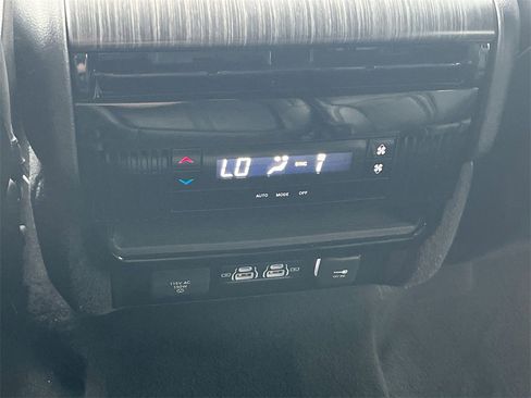 Used 2024 Jeep Wagoneer L Series II w/ Flexible Seating Group image 38